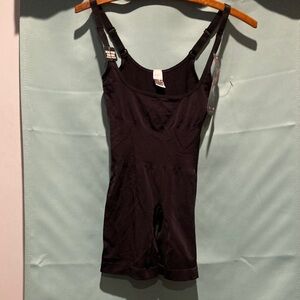 Maidenform Black Sculpting Shapewear Bodysuit